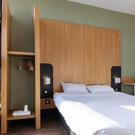 Centre Verlaine Готель