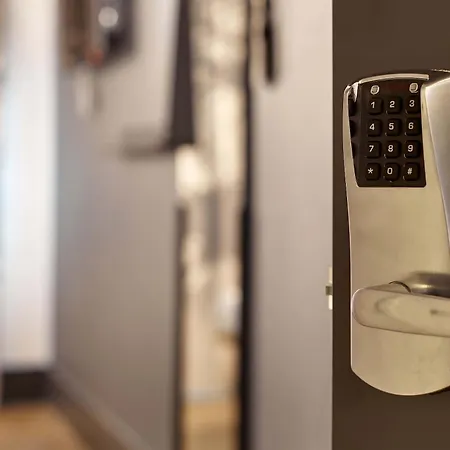 Centre Verlaine מלון 2*