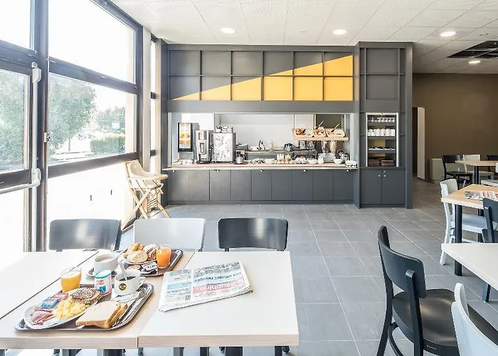 מלון Centre Verlaine 2*